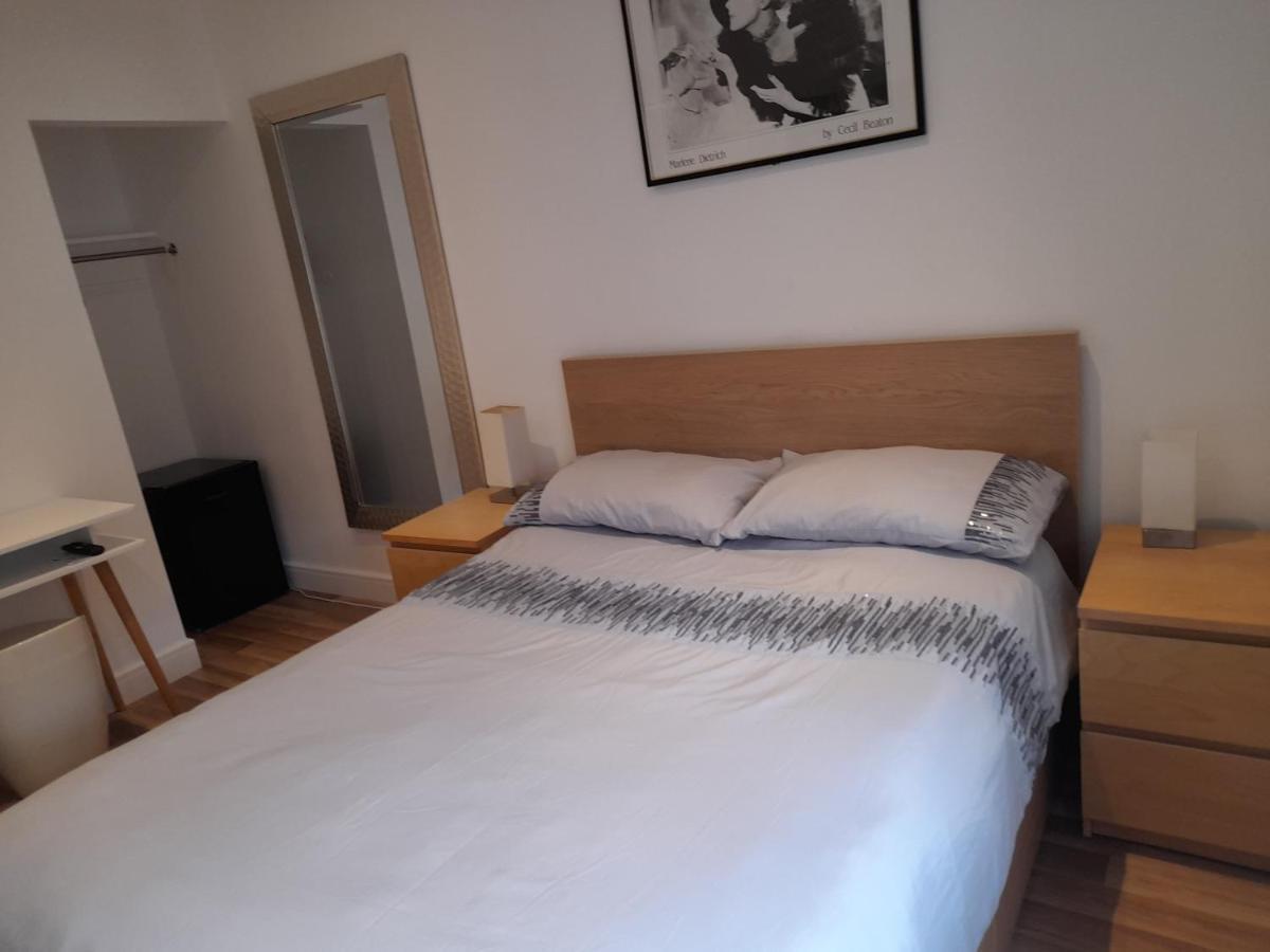 Lovely Home With Full En-Suite Double Bed Rooms Reading Exterior photo