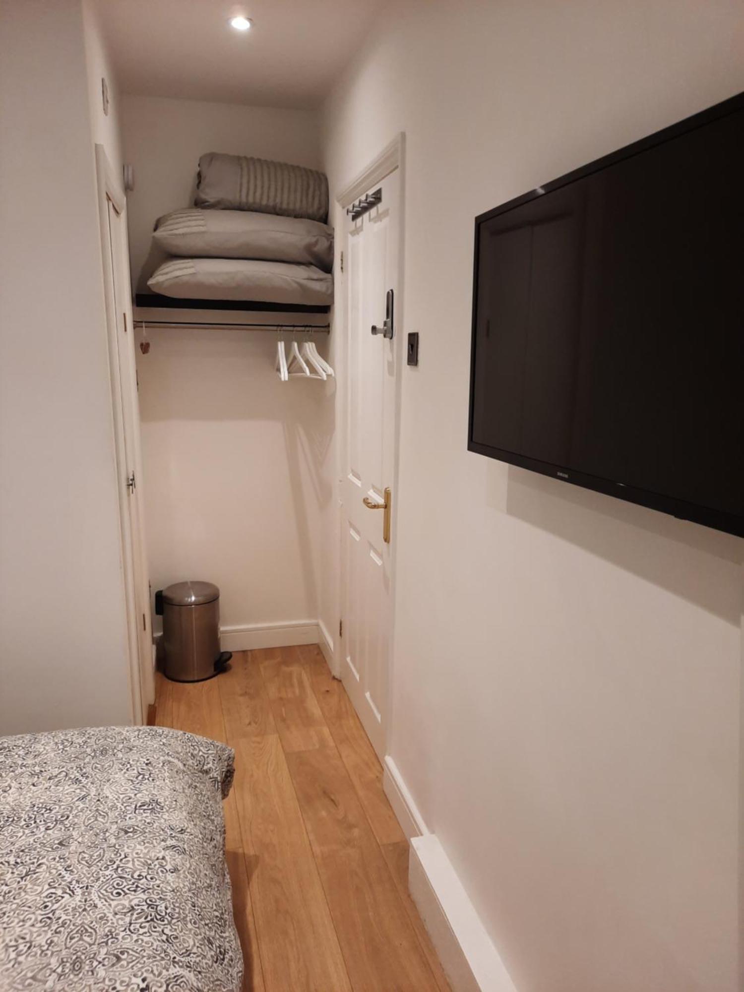 Lovely Home With Full En-Suite Double Bed Rooms Reading Exterior photo